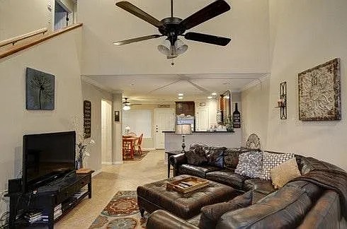 1707 Parkplace